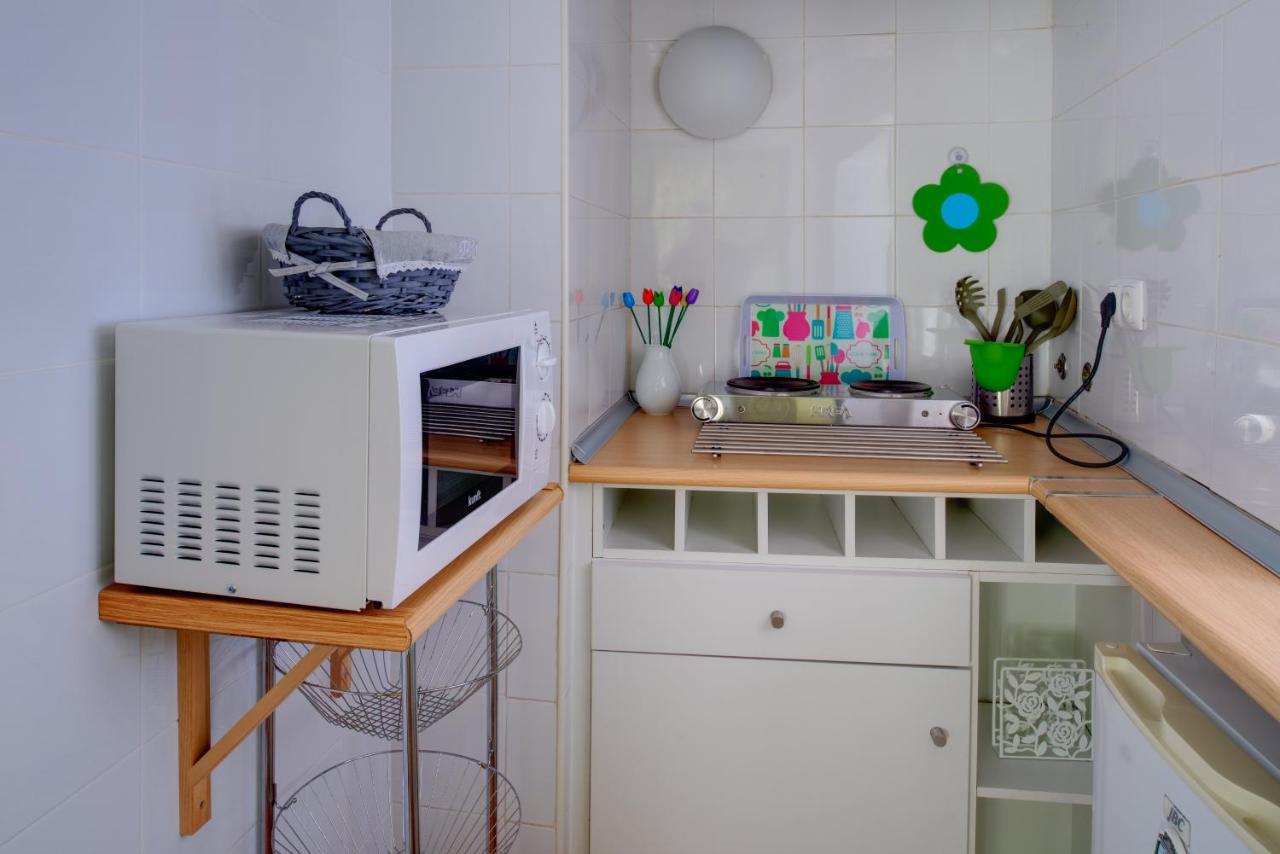 Cozy House By Famous Flea Market With Terrace Lissabon